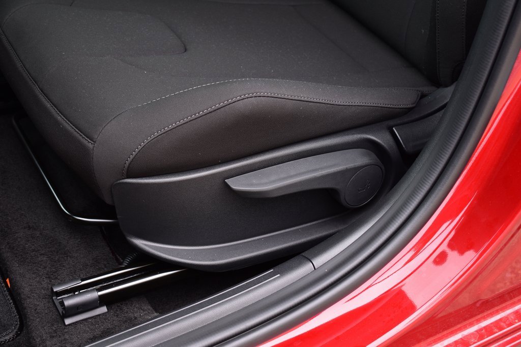 New 2025 Hyundai Elantra Sport image 16