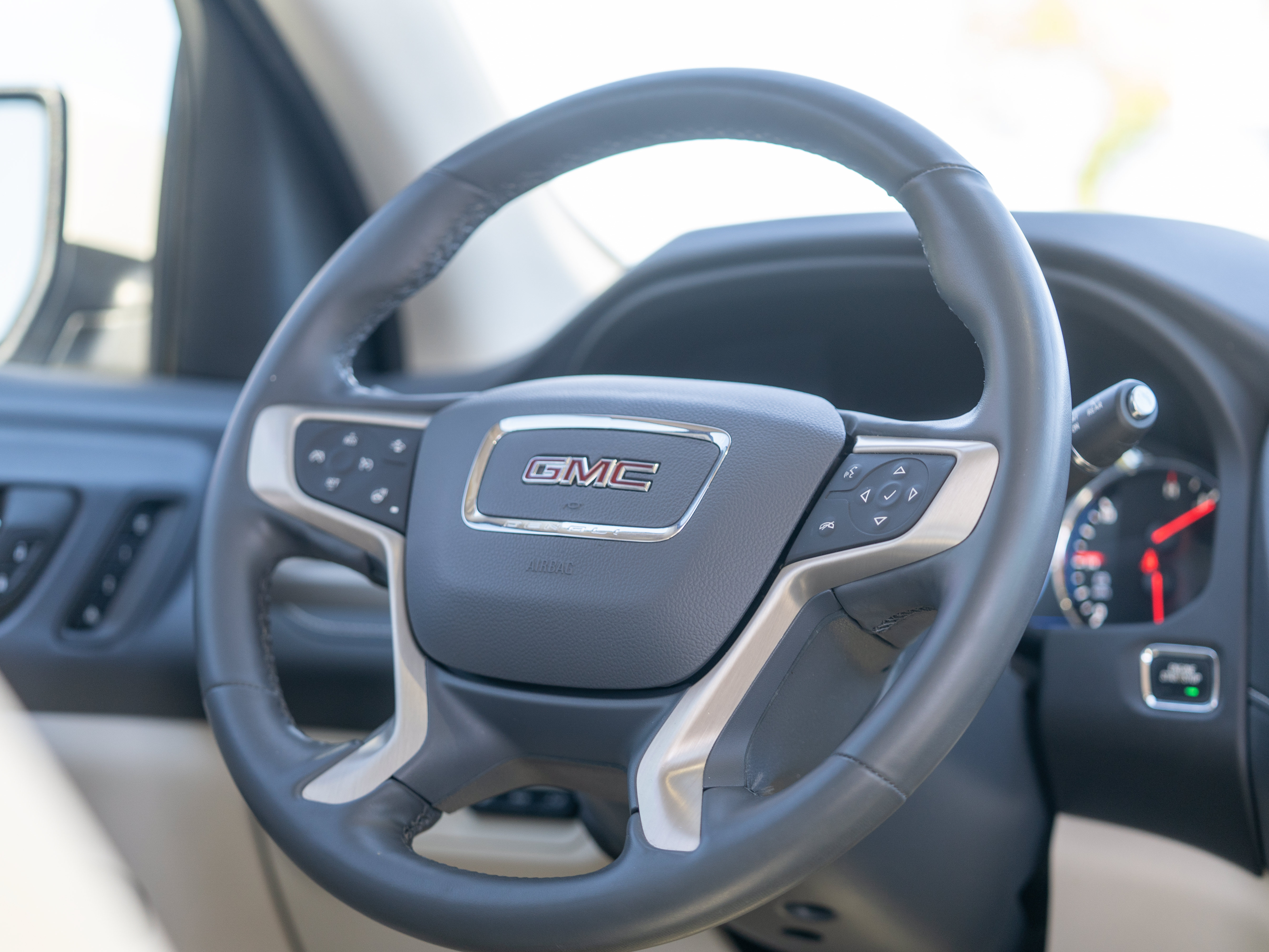 Used 2023 GMC Acadia Denali w/ Denali Ultimate Package FWD image 21