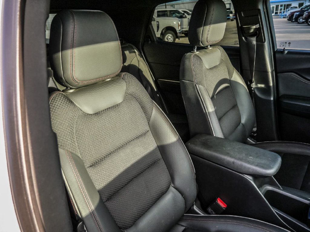 Used 2023 Chevrolet TrailBlazer RS w/ Convenience Package FWD image 16