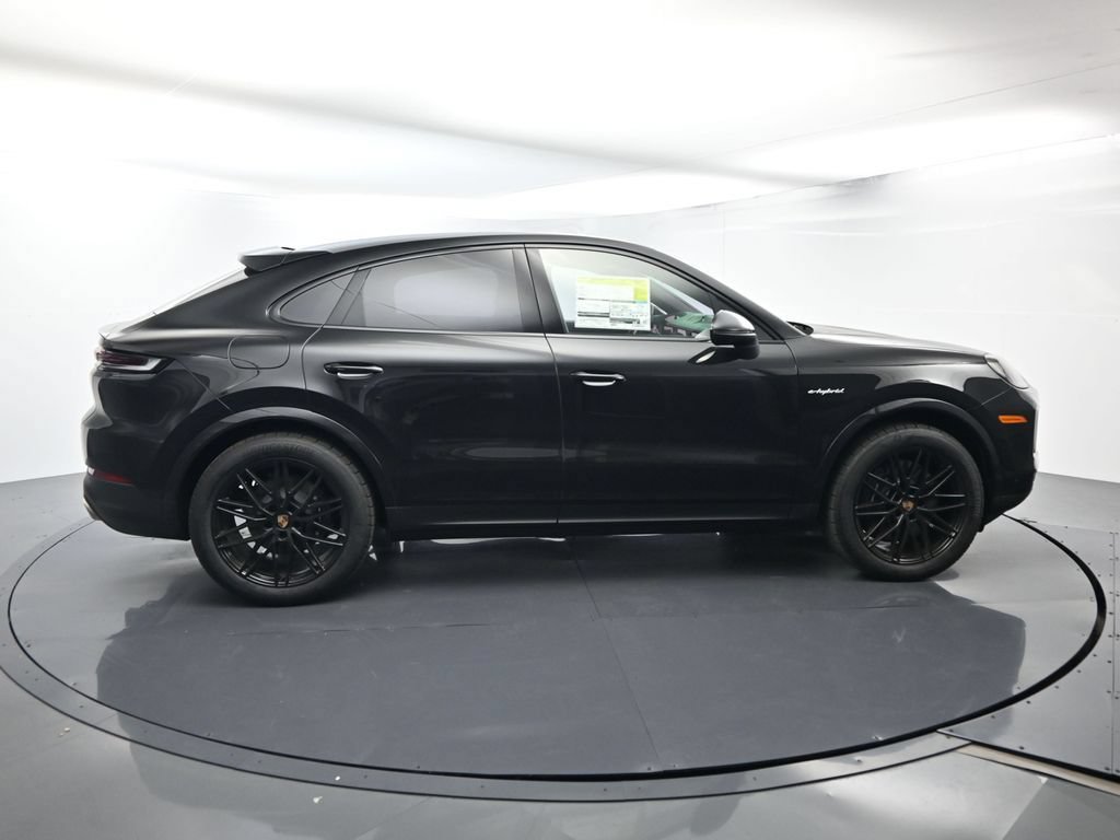 Certified 2026 Porsche Cayenne E-Hybrid Coupe AWD/4WD image 16