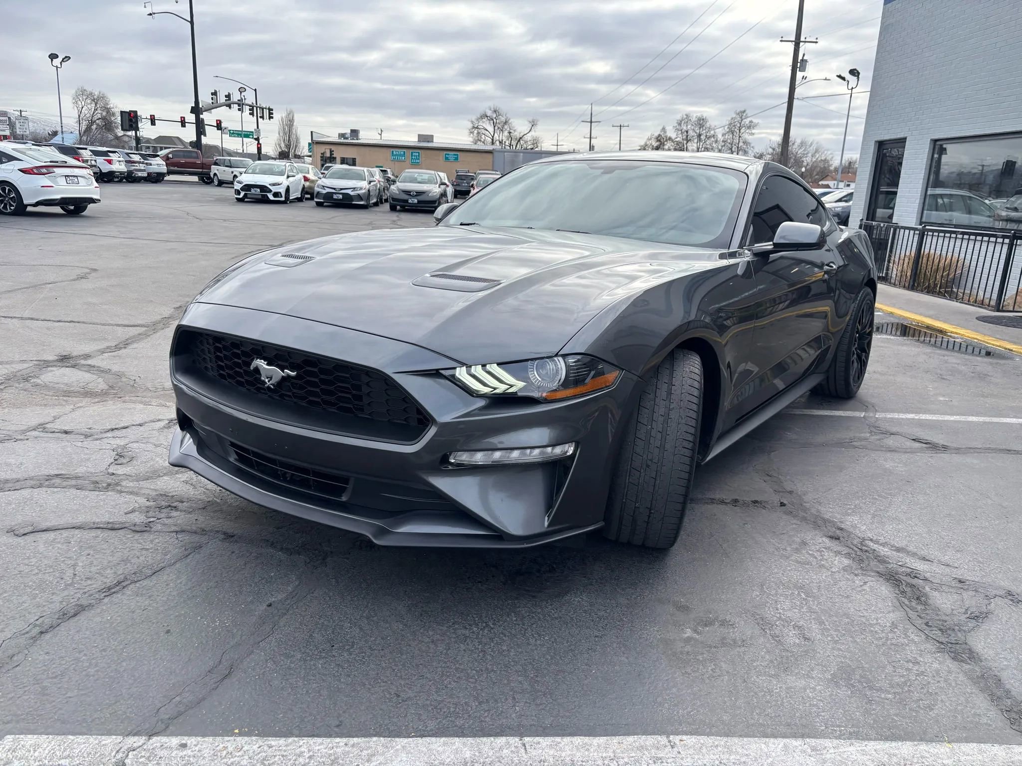 Used 2020 Ford Mustang Coupe image 2