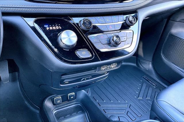 Used 2021 Chrysler Pacifica Touring-L w/ Uconnect Theater Family Group FWD image 16