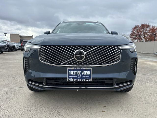 New 2026 Volvo XC90 B5 Plus w/ Protection Package Premier image 2