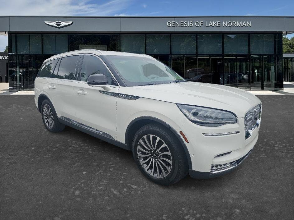 Used 2020 Lincoln Aviator Reserve w/ Elements Package Plus AWD/4WD image 3