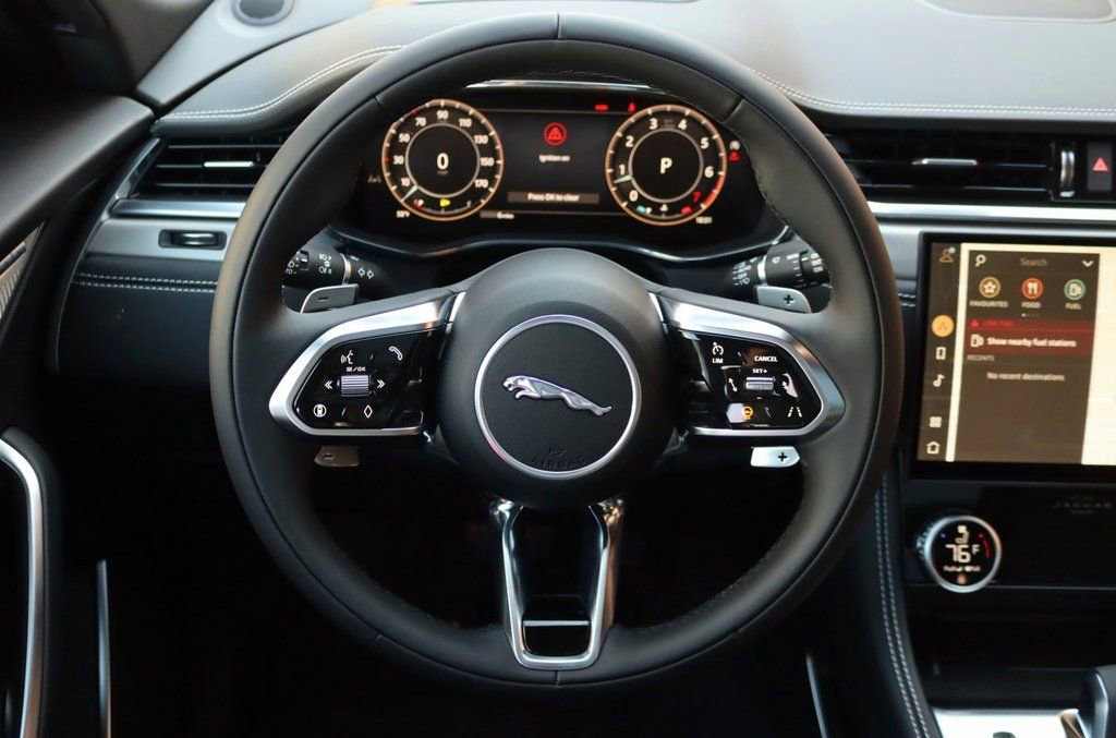 Used 2026 Jaguar F-PACE R-Dynamic S image 17