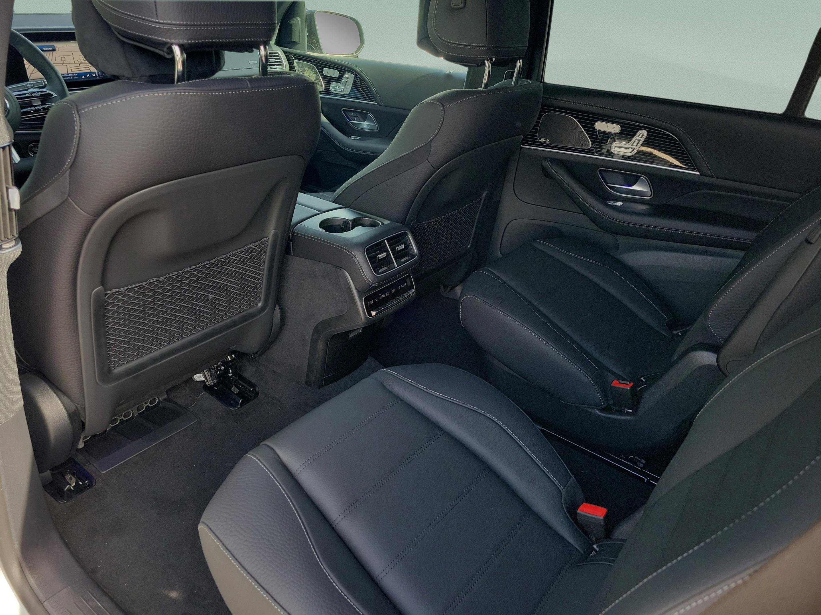 New 2026 Mercedes-Benz GLS 580 4MATIC image 11