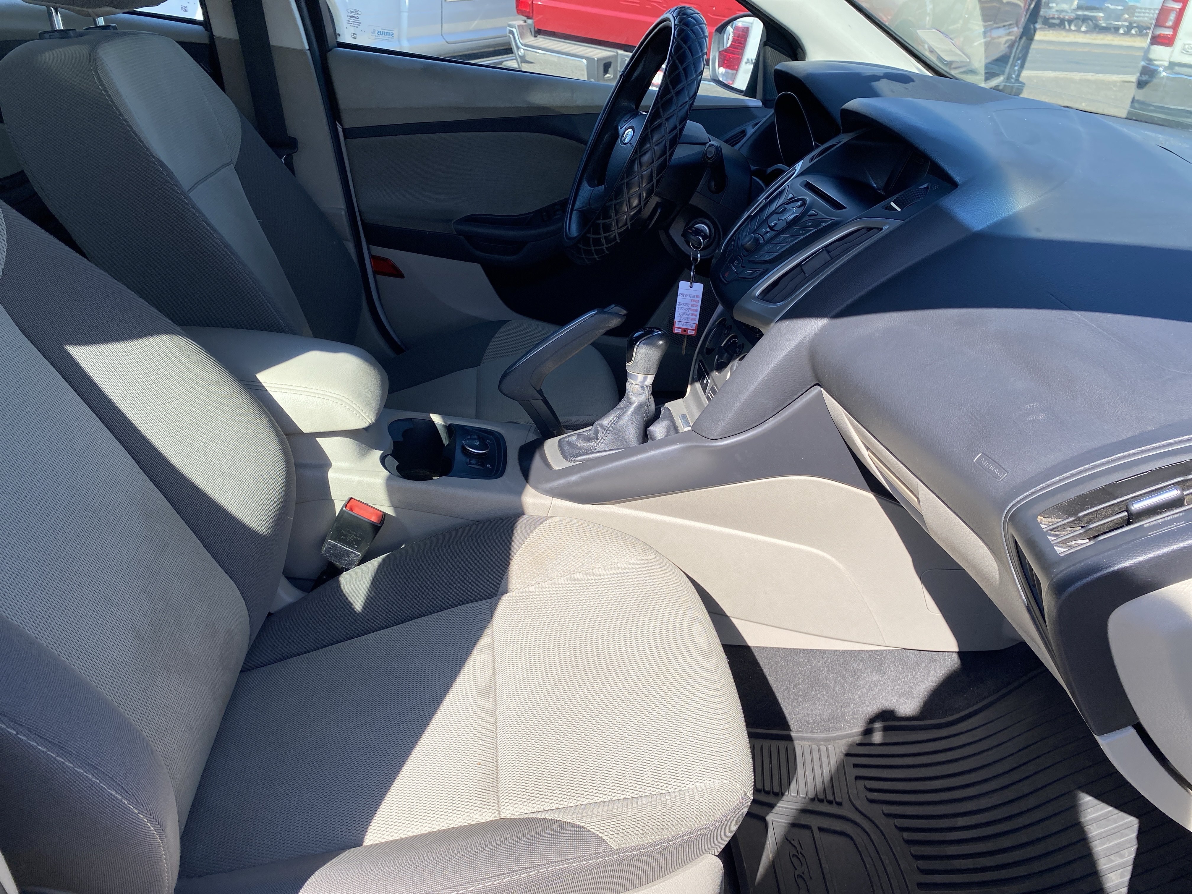 Used 2013 Ford Focus SE w/ SE Winter Pkg FWD image 26