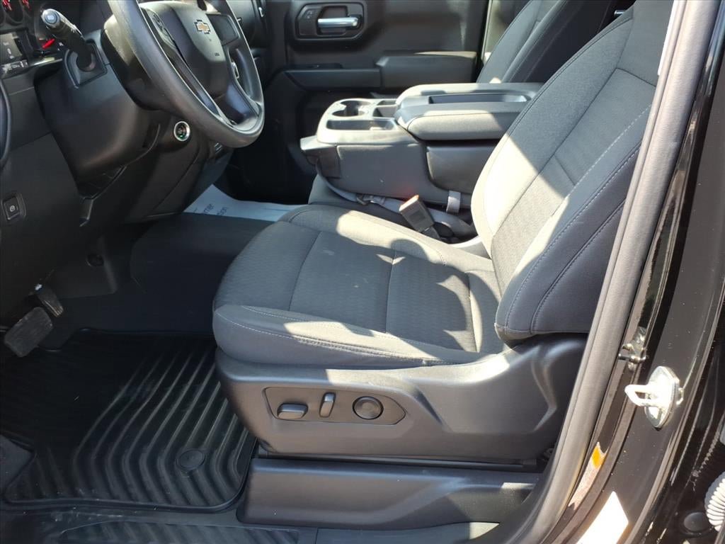 Used 2023 Chevrolet Silverado 1500 Custom w/ LPO, Dark Essentials Package AWD/4WD image 13