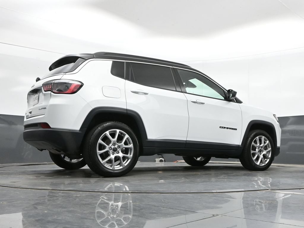 Used 2025 Jeep Compass Limited AWD/4WD image 40