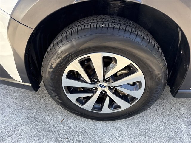 Certified 2025 Subaru Outback Premium image 10