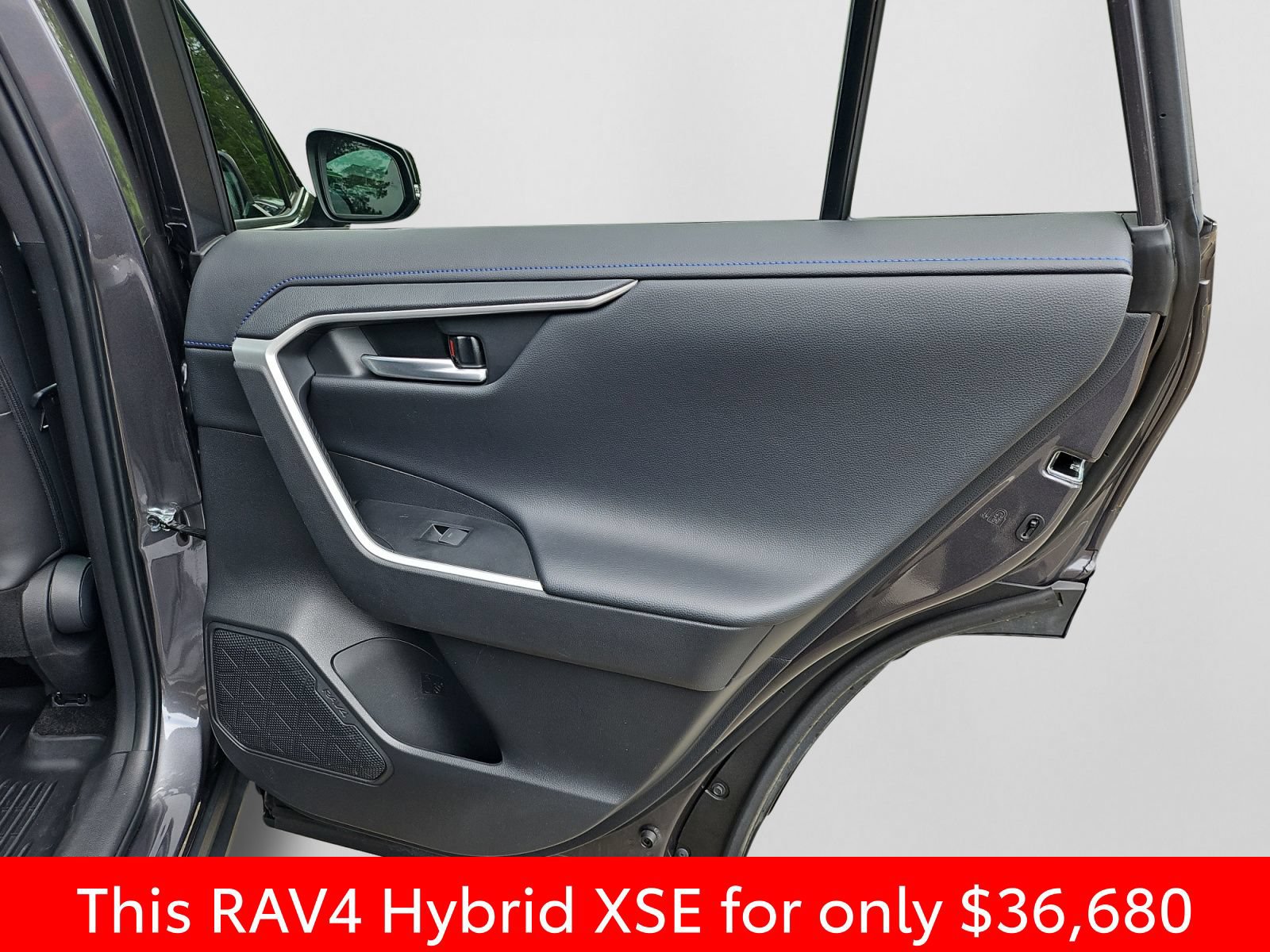 Used 2024 Toyota RAV4 XSE AWD/4WD image 37