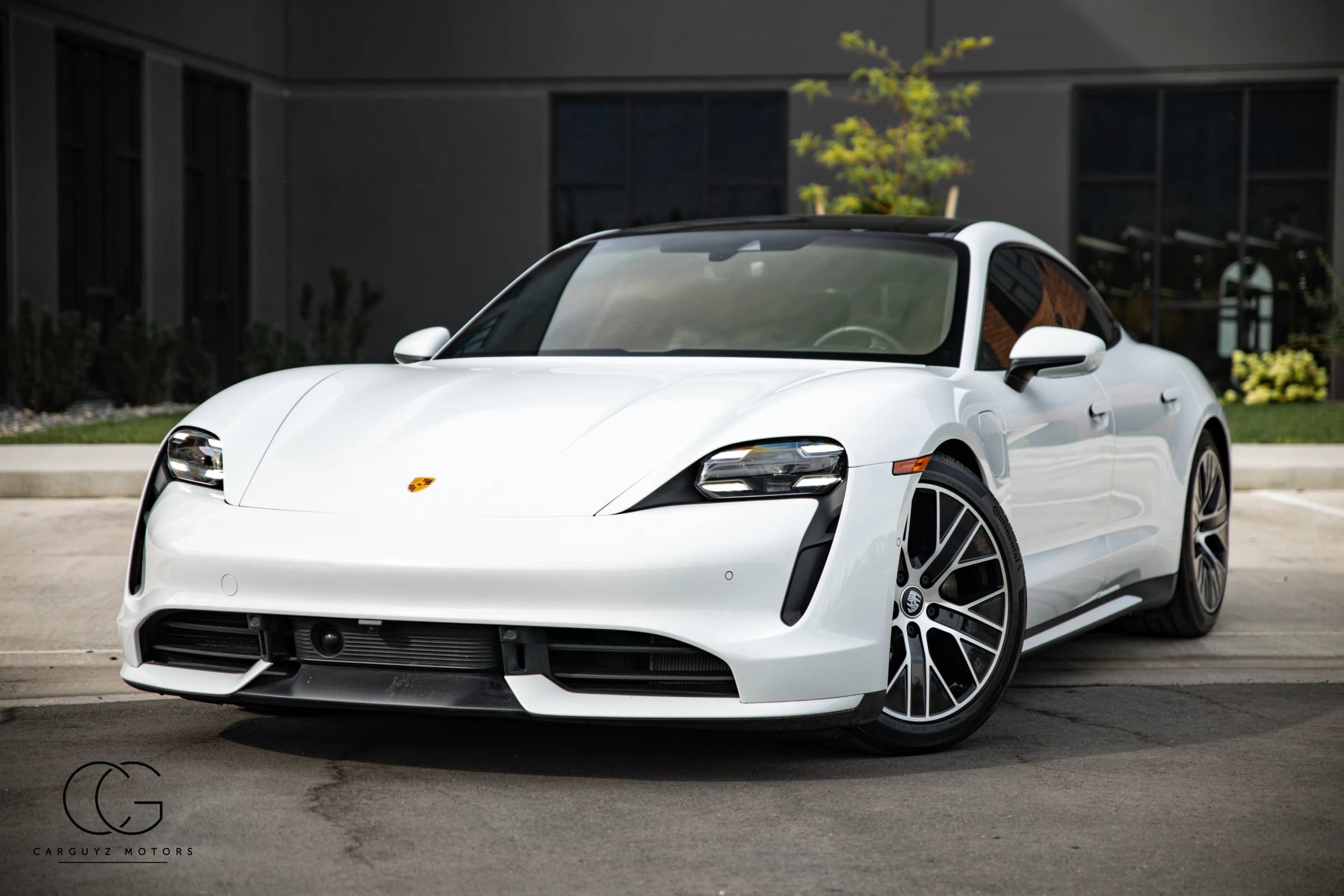 Used 2020 Porsche Taycan AWD/4WD image 2