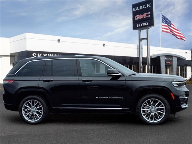 Used 2023 Jeep Grand Cherokee Summit w/ Adv Protech Group IV image 4