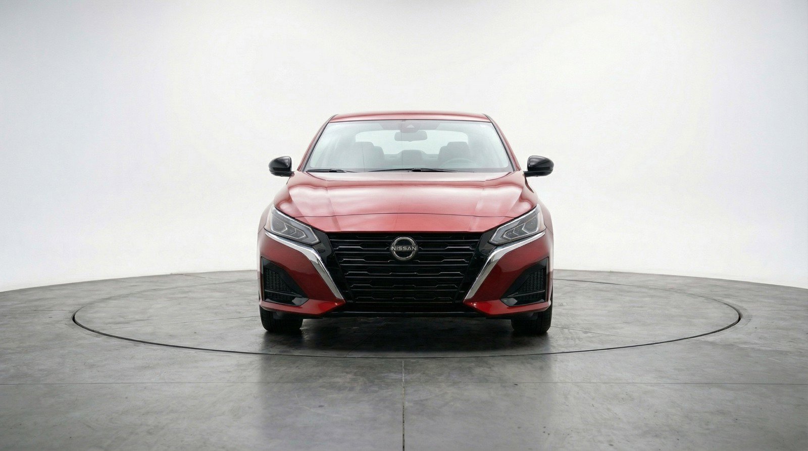 Used 2025 Nissan Altima 2.5 SV FWD image 2