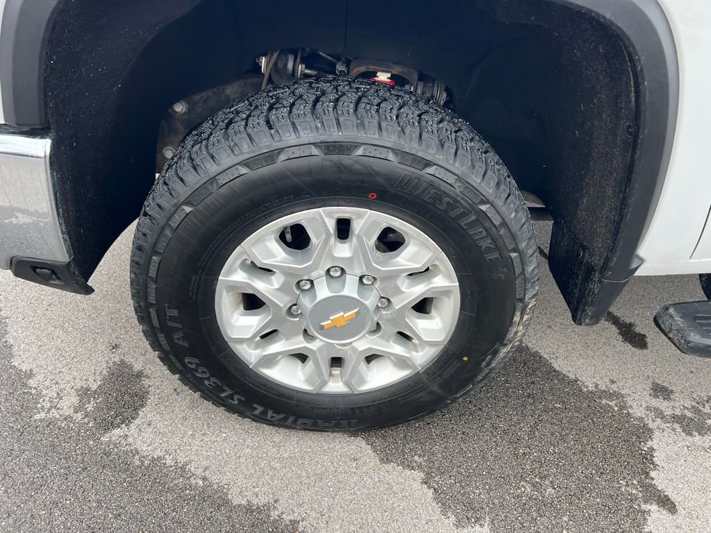 Used 2024 Chevrolet Silverado 3500 LTZ w/ LTZ Convenience Package image 13