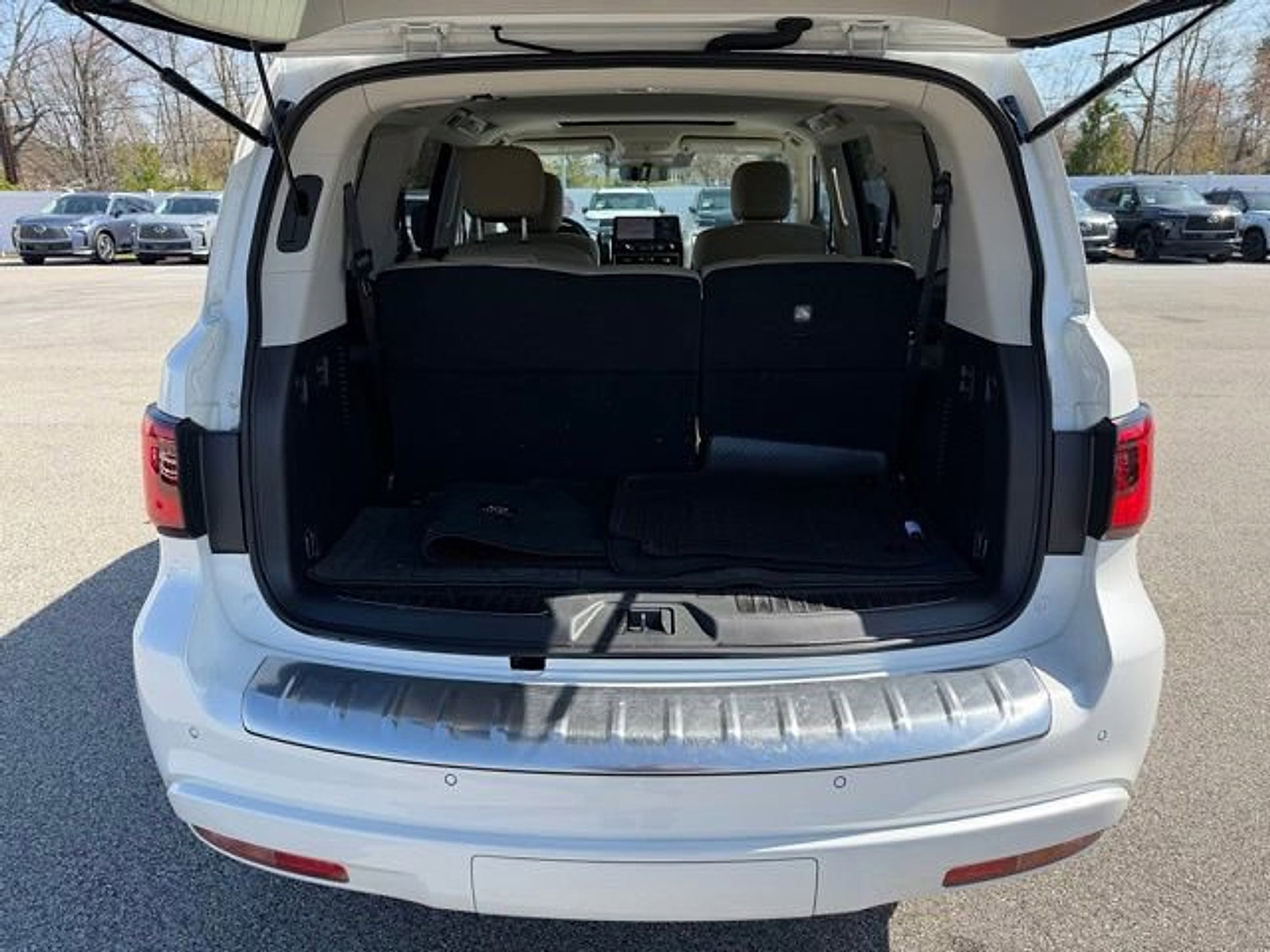 Certified 2024 INFINITI QX80 Premium Select w/ Cargo Package image 20