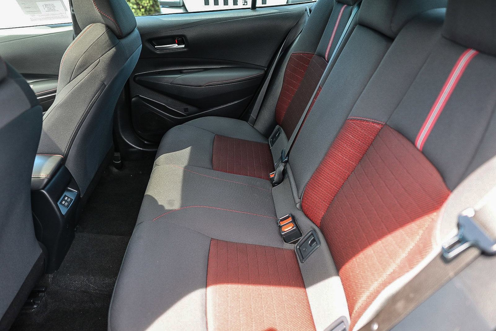 Used 2023 Toyota Corolla SE w/ SE Premium Package FWD image 10