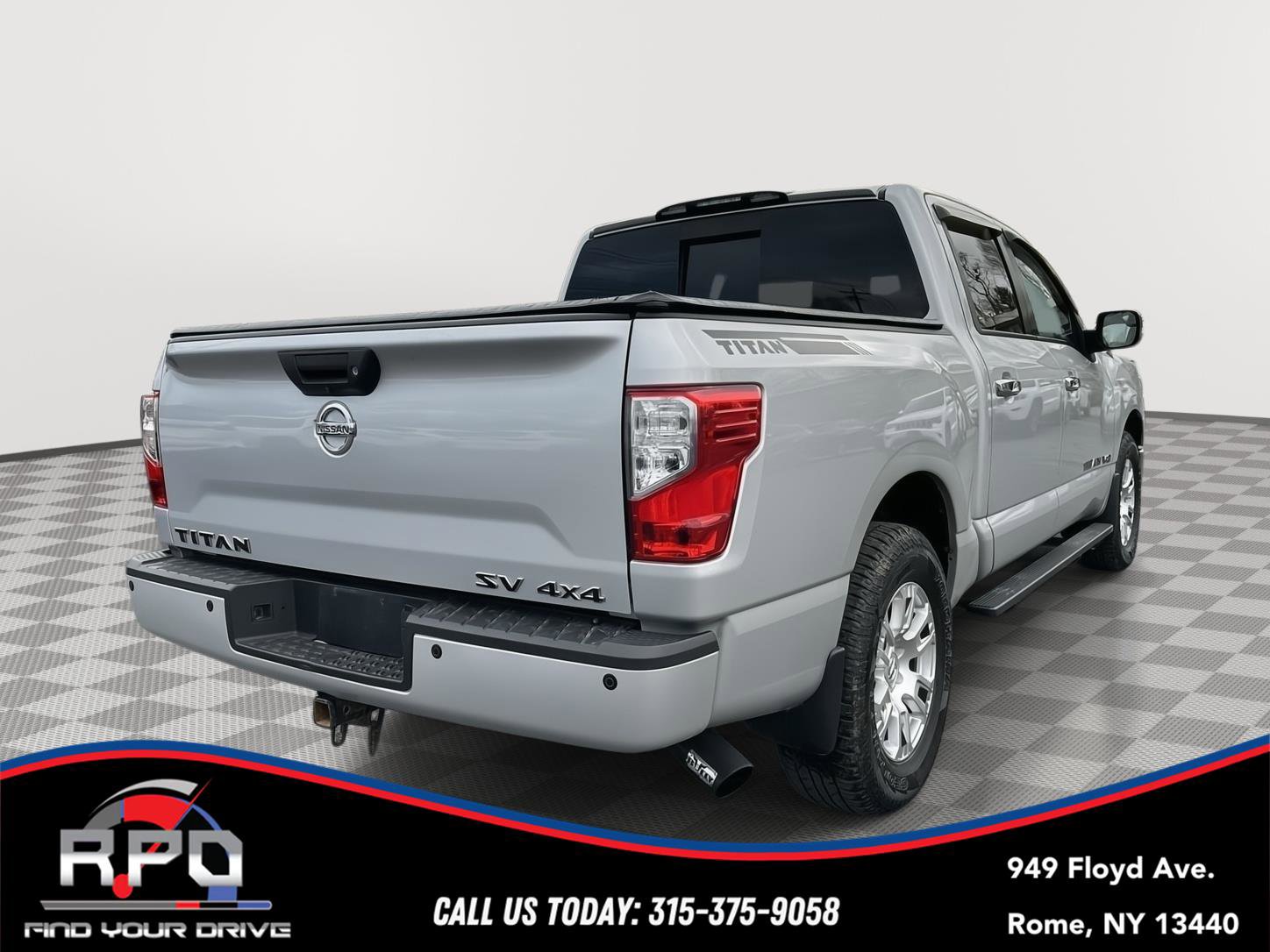 Used 2018 Nissan Titan SV w/ SV Convenience Package image 5