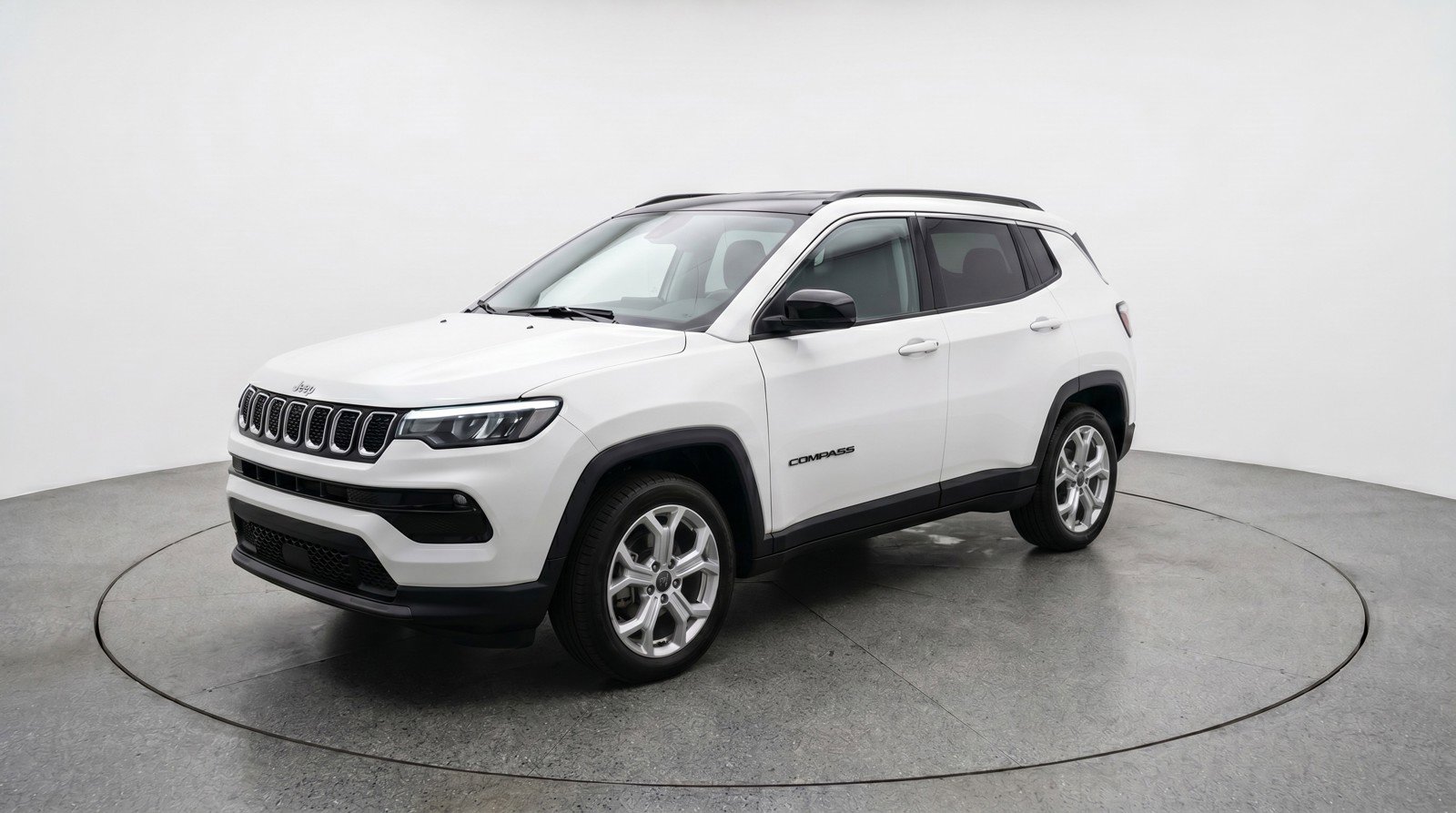 Used 2025 Jeep Compass Latitude AWD/4WD image 3