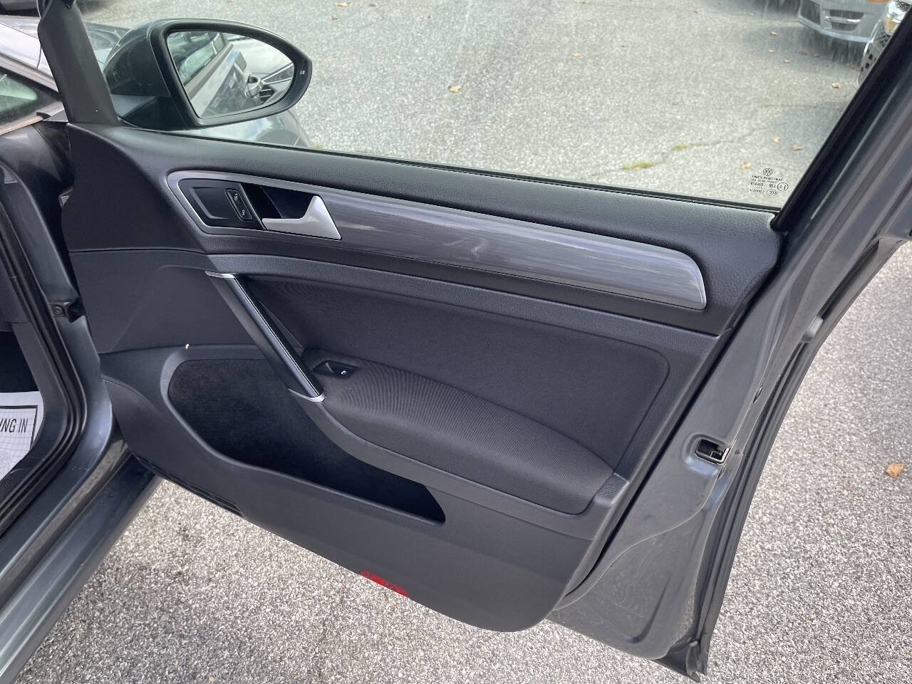 Used 2018 Volkswagen Golf S FWD image 27