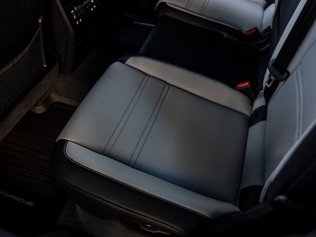 Certified 2025 Porsche Cayenne Coupe image 44