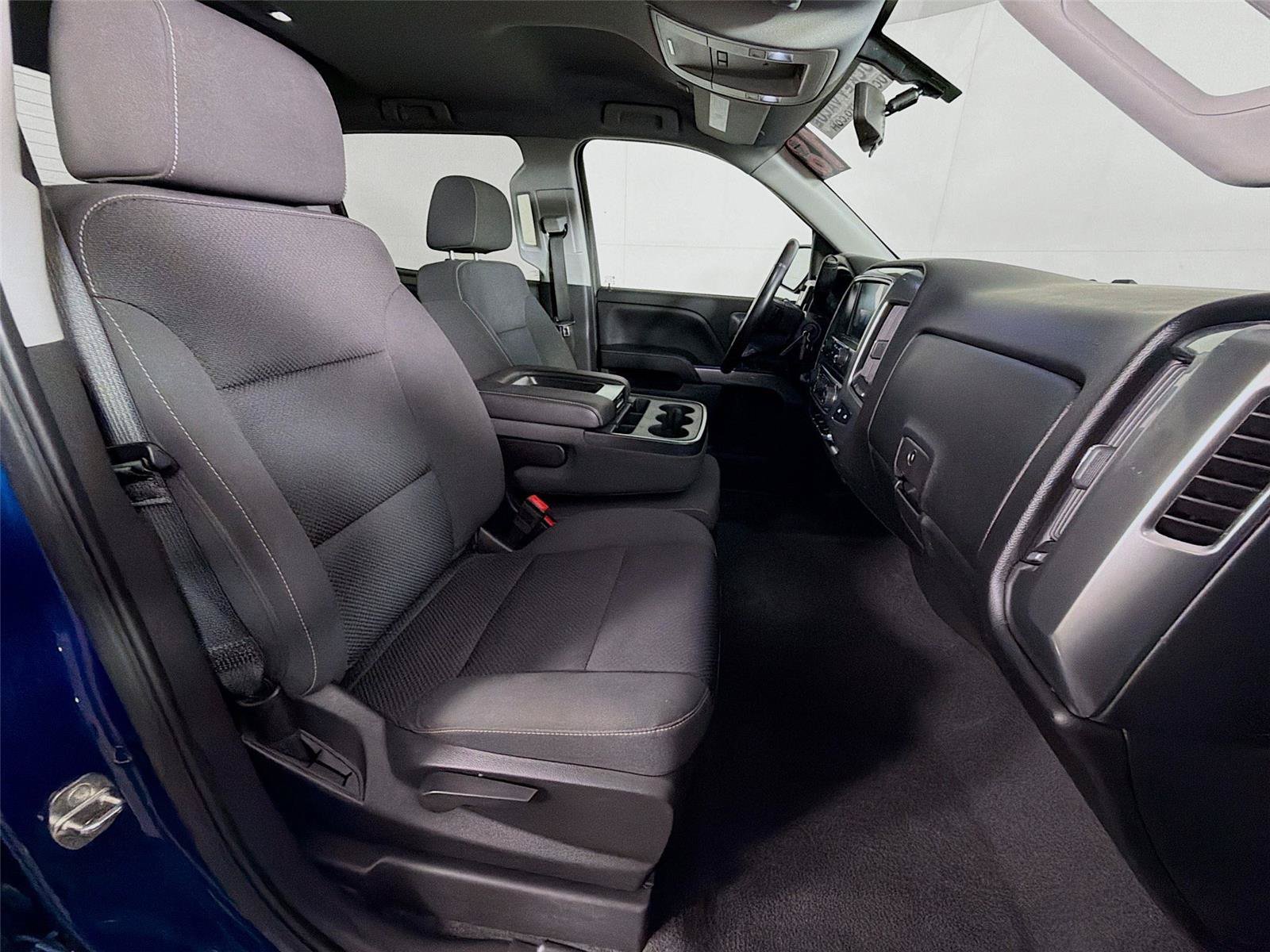 Used 2018 Chevrolet Silverado 1500 LT w/ All Star Edition AWD/4WD image 30