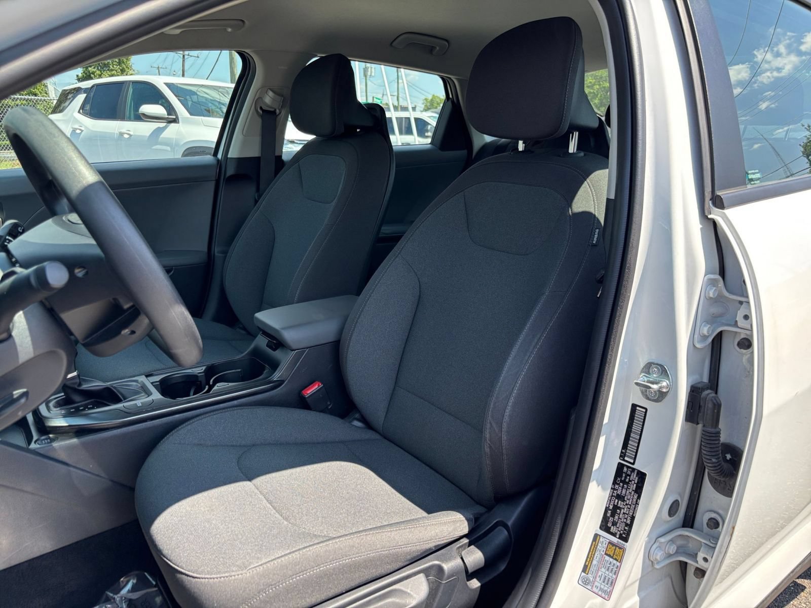 Used 2025 Kia K4 FWD image 34