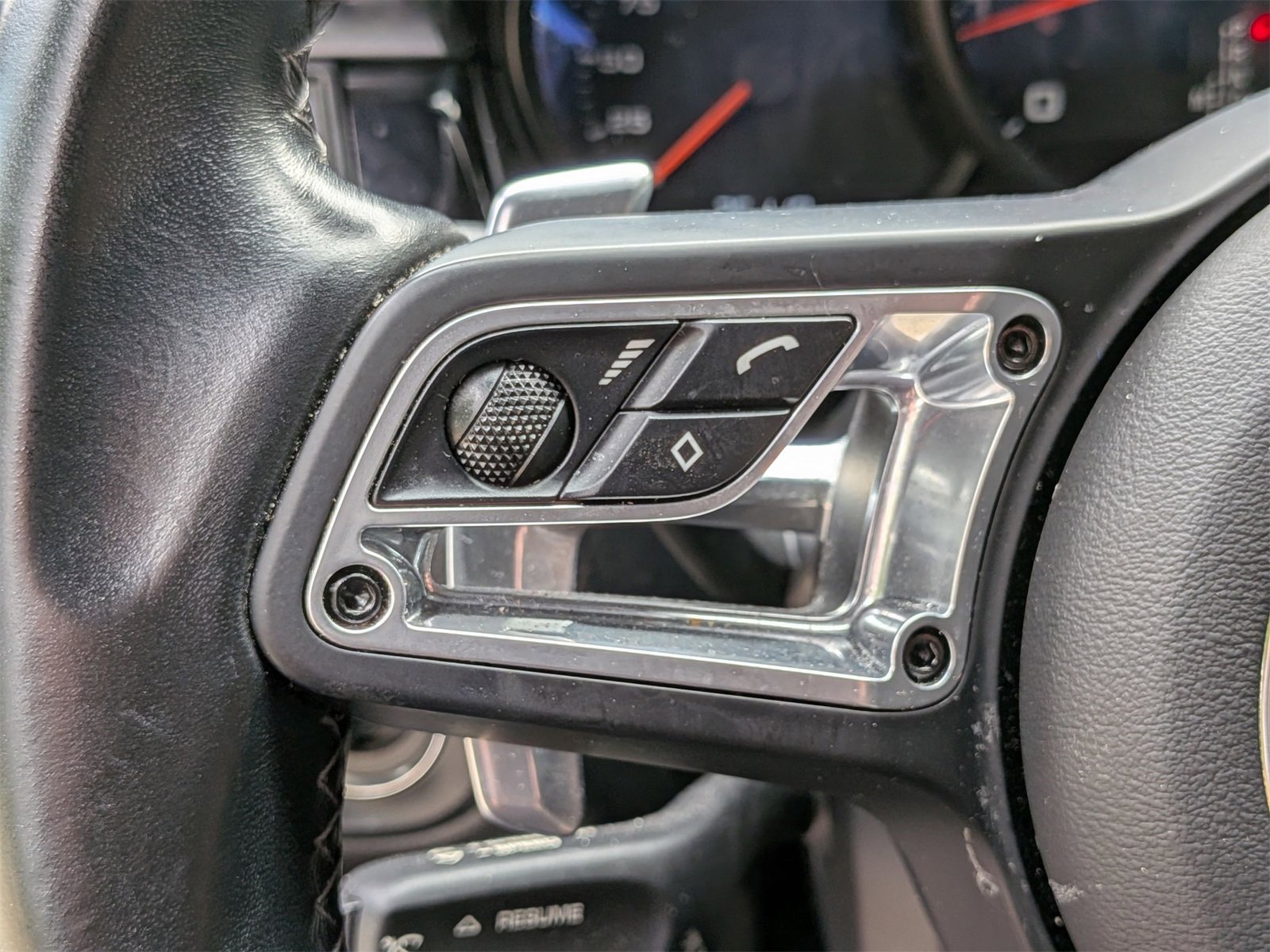 Used 2021 Porsche Macan image 18