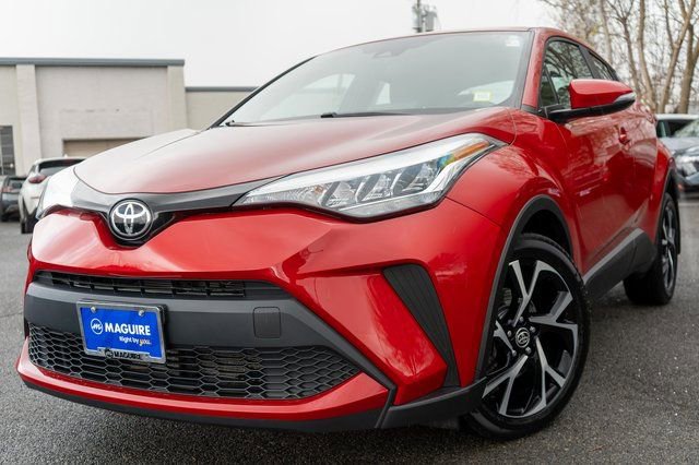 Used 2022 Toyota C-HR XLE FWD image 1
