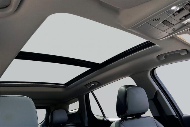 Used 2022 GMC Terrain SLT w/ Infotainment Package II image 19