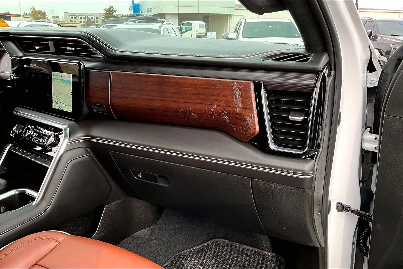 Used 2024 GMC Sierra 2500 Denali Ultimate image 16