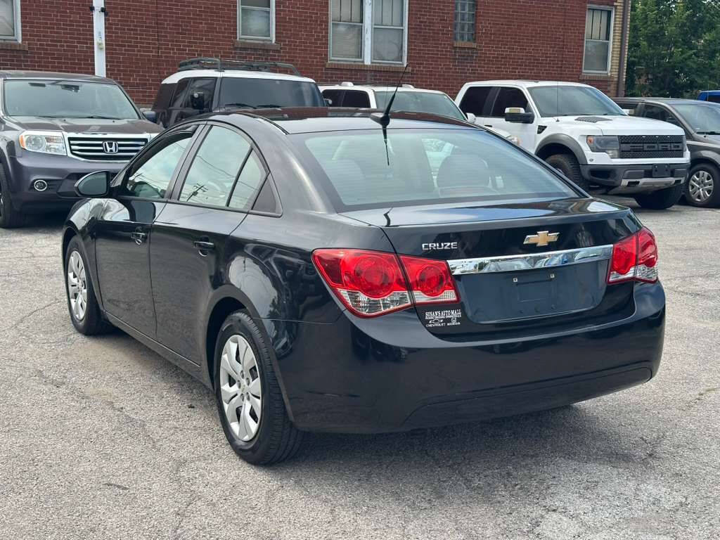 Used 2014 Chevrolet Cruze LS FWD image 5