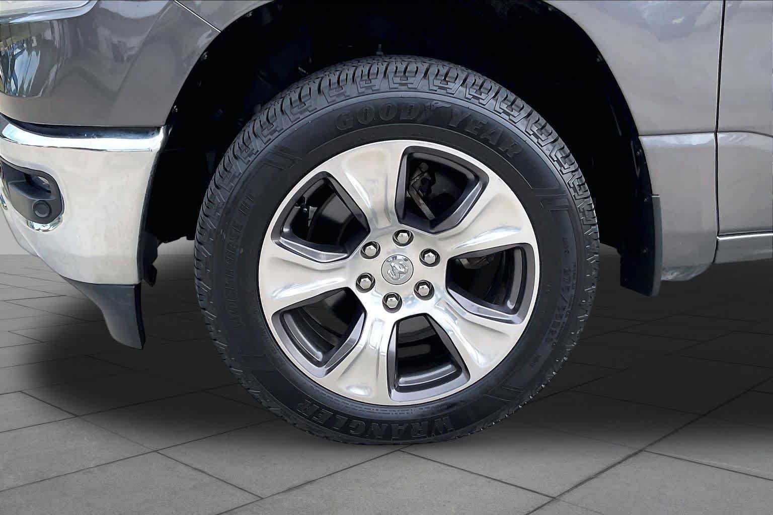 Used 2024 RAM 1500 Laramie AWD/4WD image 11