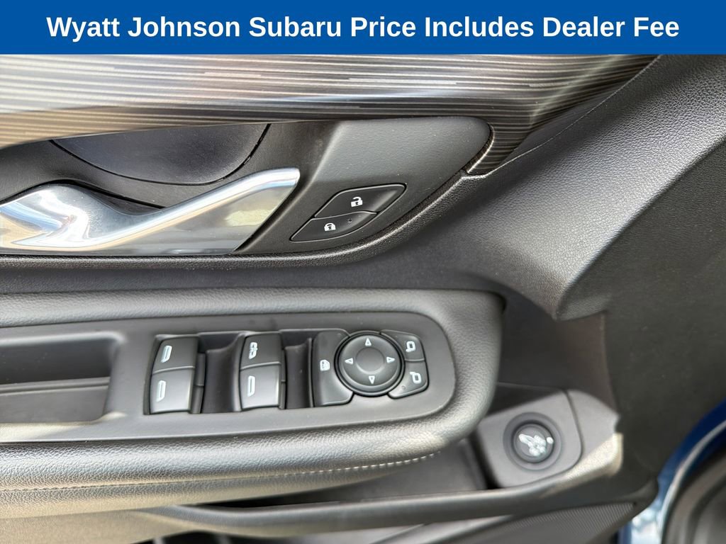 Used 2024 GMC Terrain SLE w/ Driver Convenience Package FWD image 17