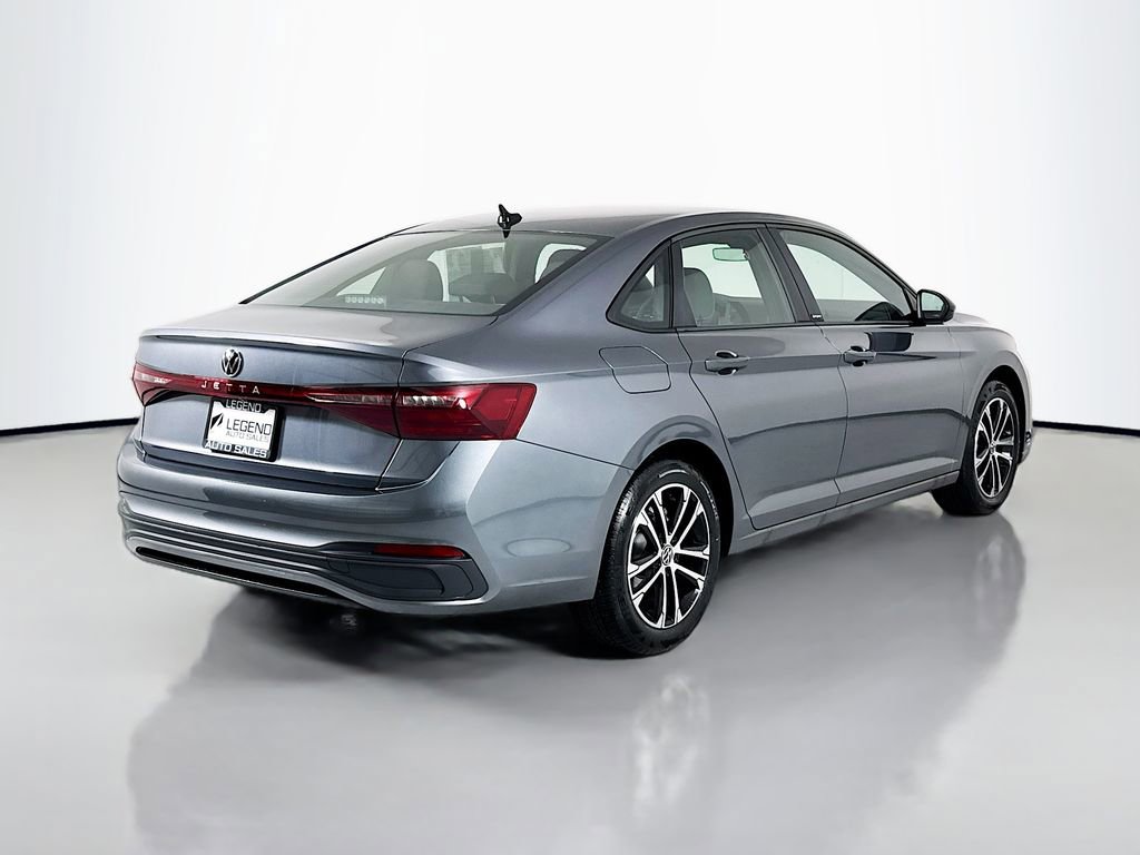 Used 2025 Volkswagen Jetta Sport image 5