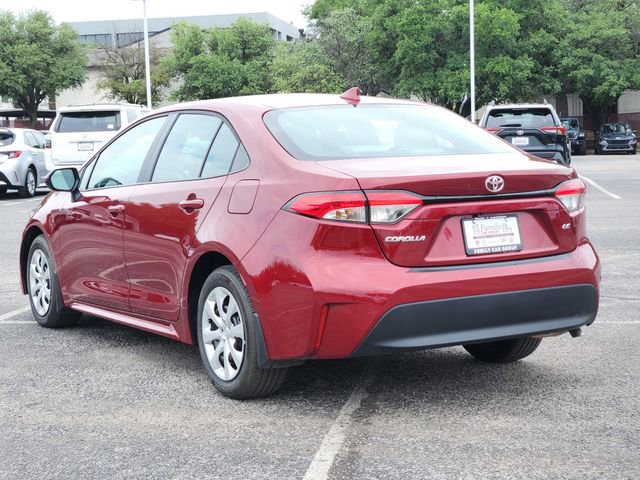 Used 2025 Toyota Corolla LE FWD image 3