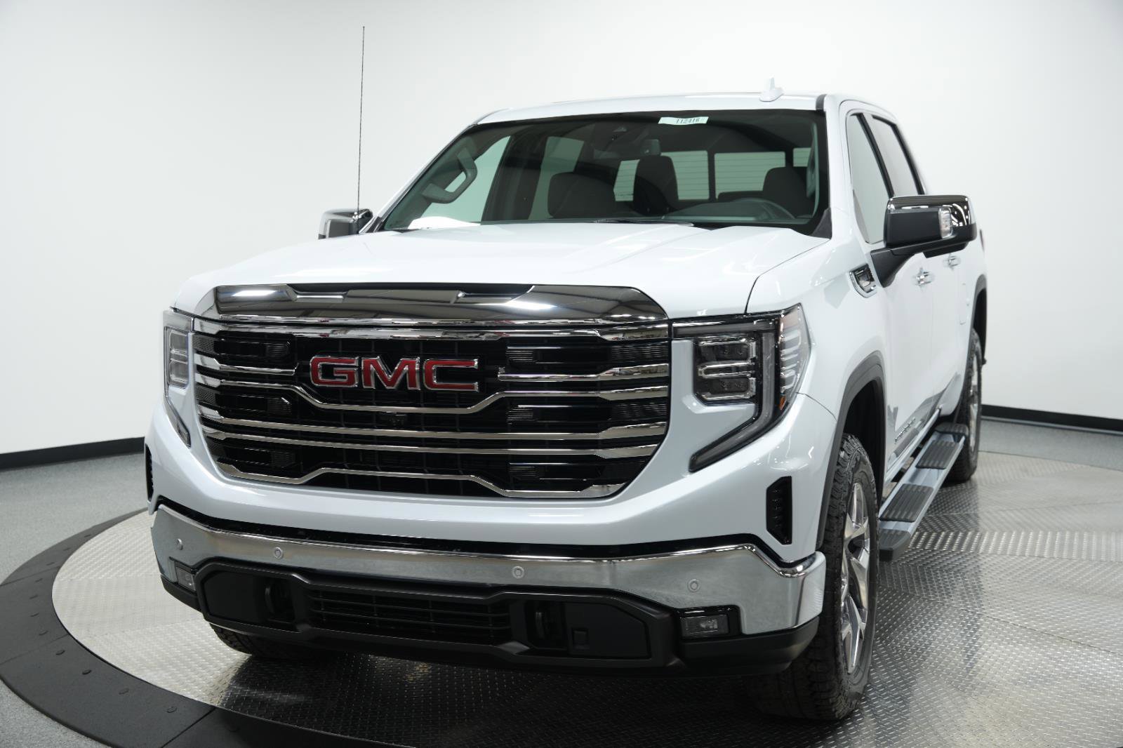 New 2026 GMC Sierra 1500 SLT w/ SLT Premium Plus Package image 3