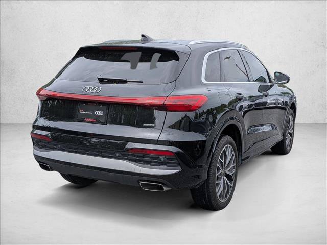 Certified 2025 Audi Q5 Premium AWD/4WD image 5