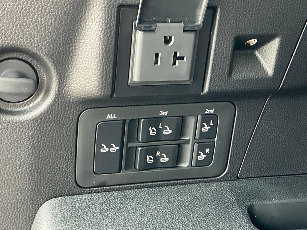 New 2026 Lexus LX 700h Luxury AWD/4WD image 19