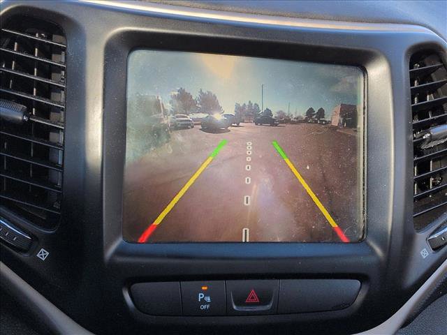 Used 2016 Jeep Cherokee Limited image 9