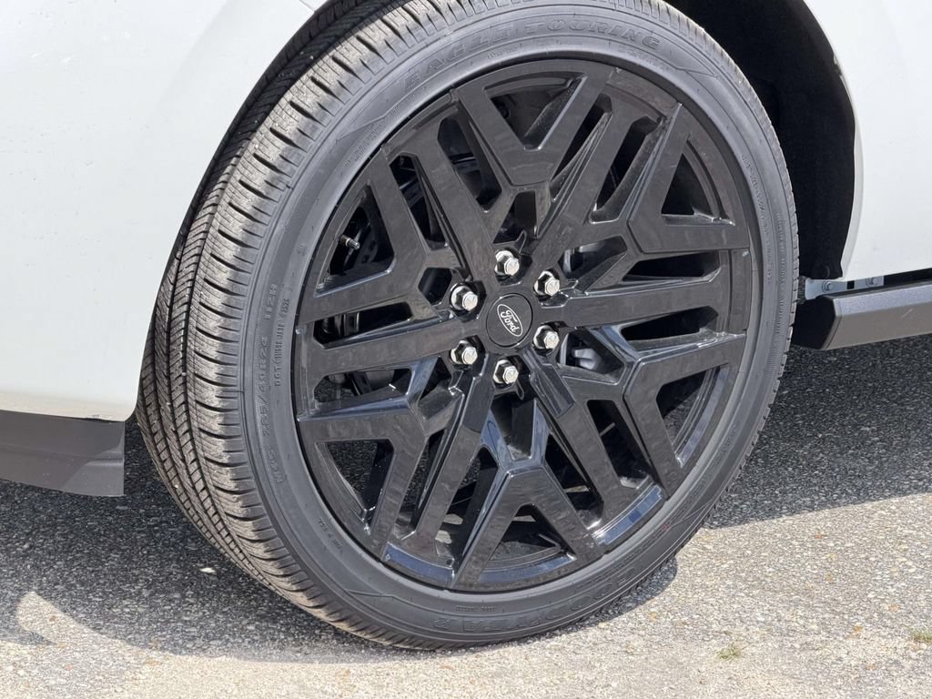 New 2027 Ford Expedition Max Platinum w/ Stealth Performance Package AWD/4WD image 9