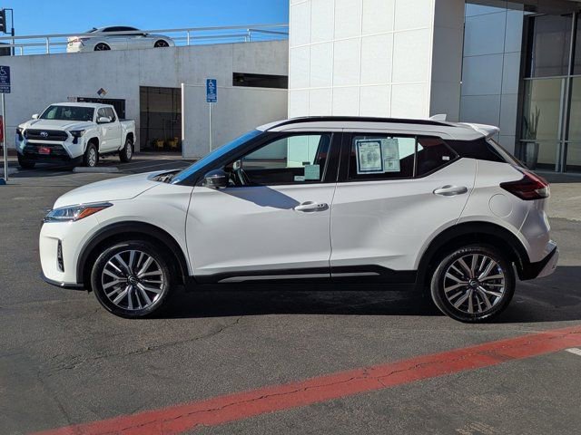 Used 2024 Nissan Kicks SR image 12