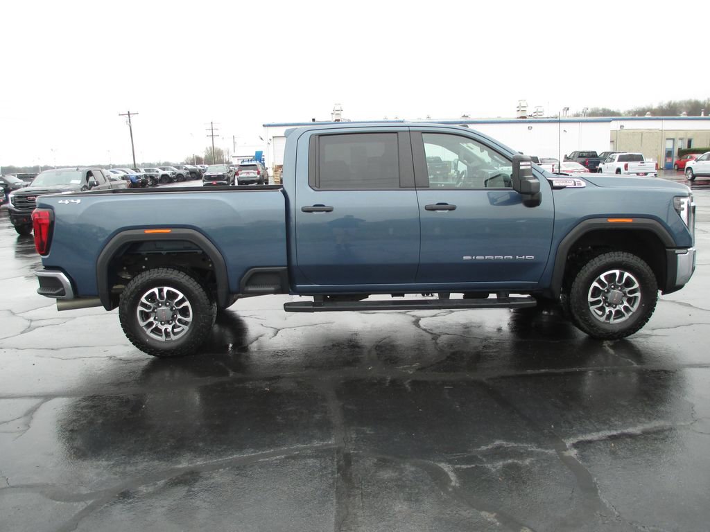 Used 2025 GMC Sierra 3500 Pro w/ Convenience Package image 4