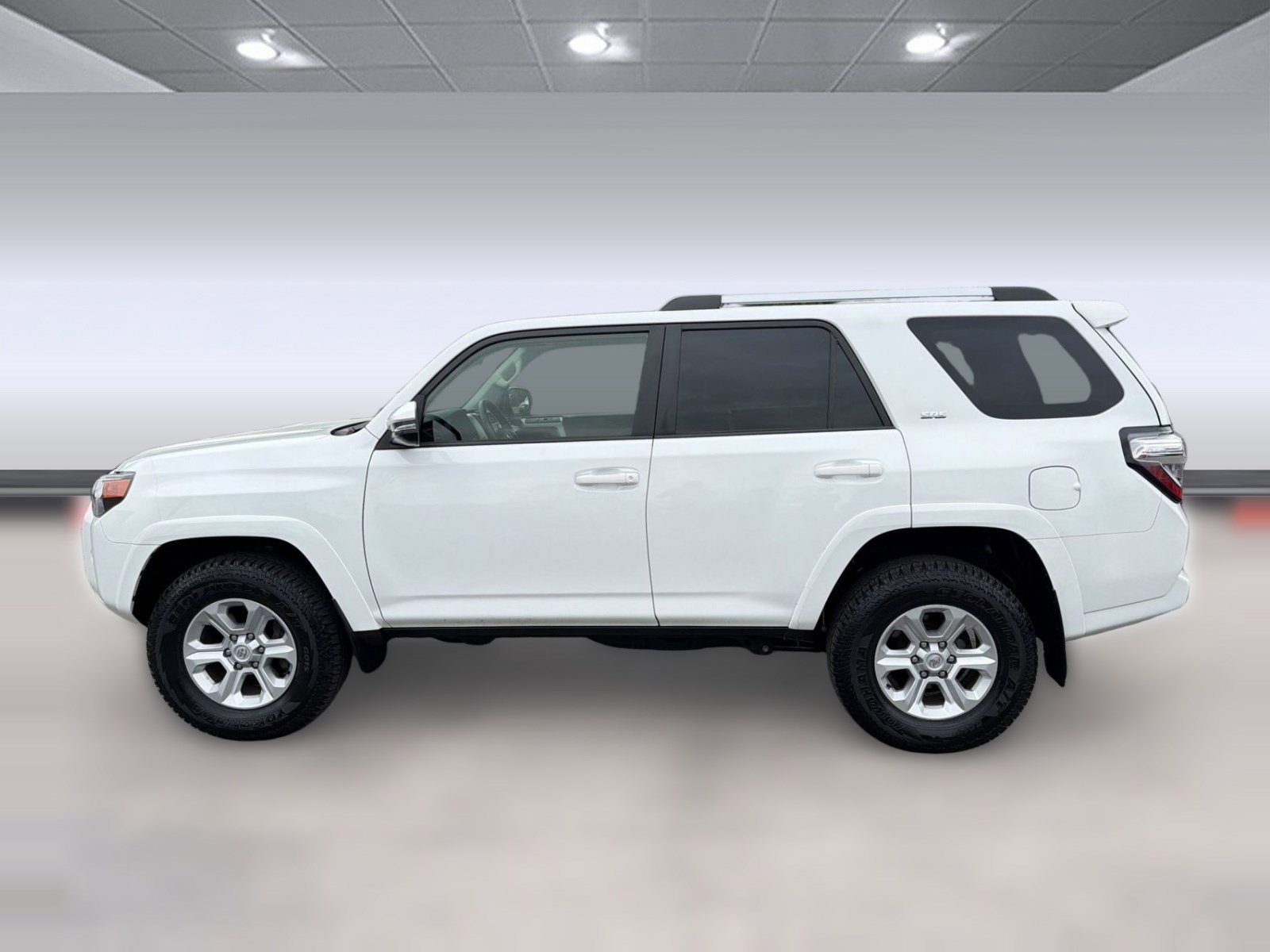 Used 2023 Toyota 4Runner SR5 Premium w/ Moonroof Package image 2