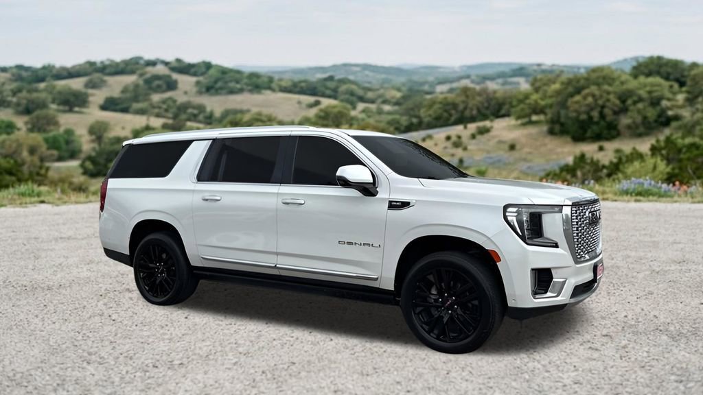 Used 2023 GMC Yukon XL Denali w/ Denali Reserve Package RWD image 1