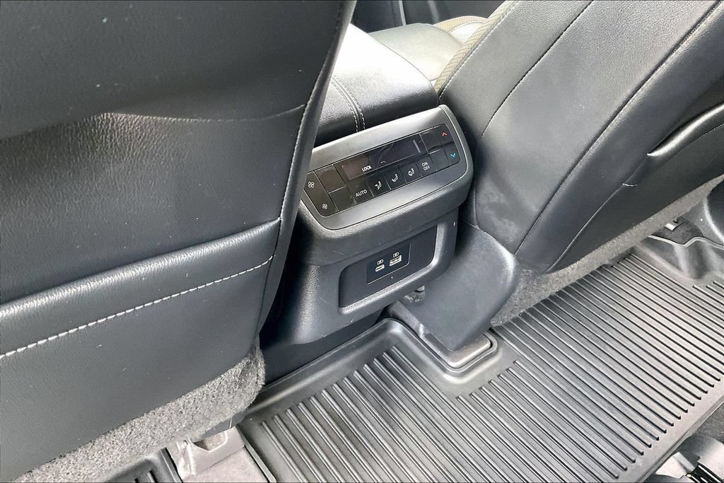 Used 2022 Nissan Pathfinder SL FWD image 10