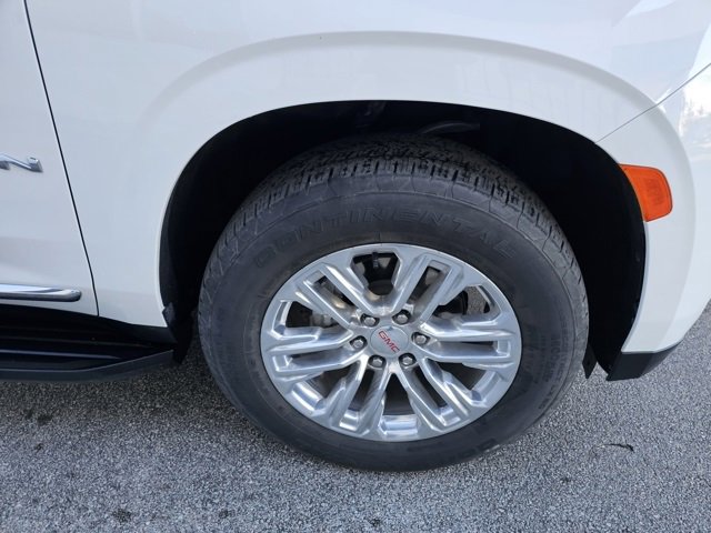 Used 2023 GMC Yukon XL SLT w/ SLT Luxury Package image 11