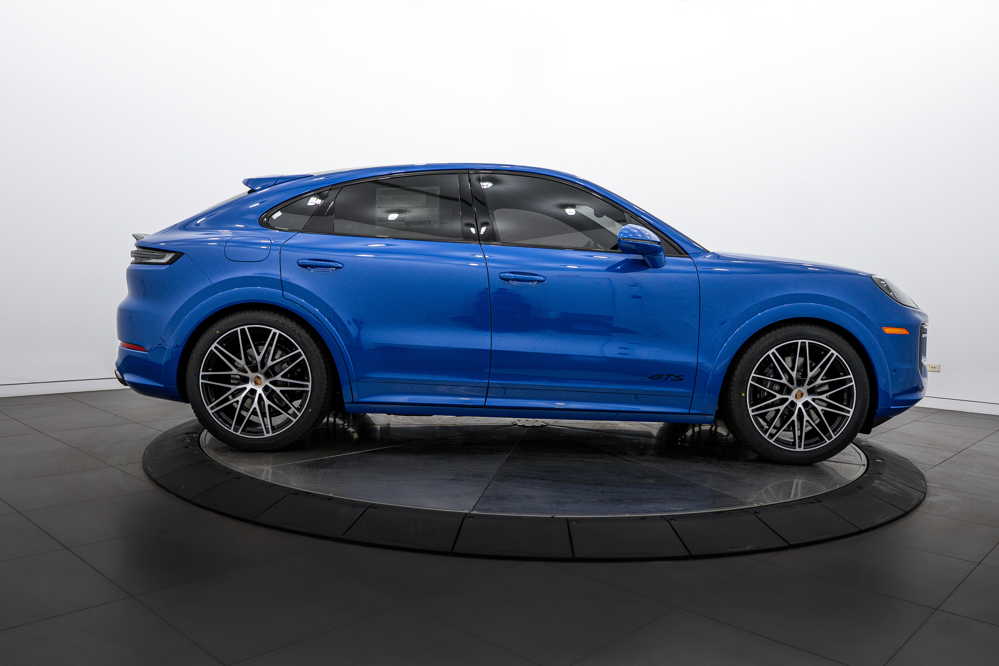 New 2026 Porsche Cayenne GTS image 8