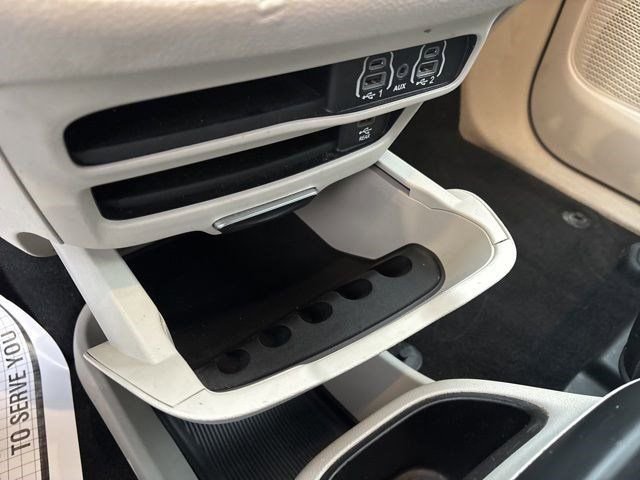 Used 2022 Chrysler Pacifica Touring-L w/ Uconnect Theater Family Group image 25