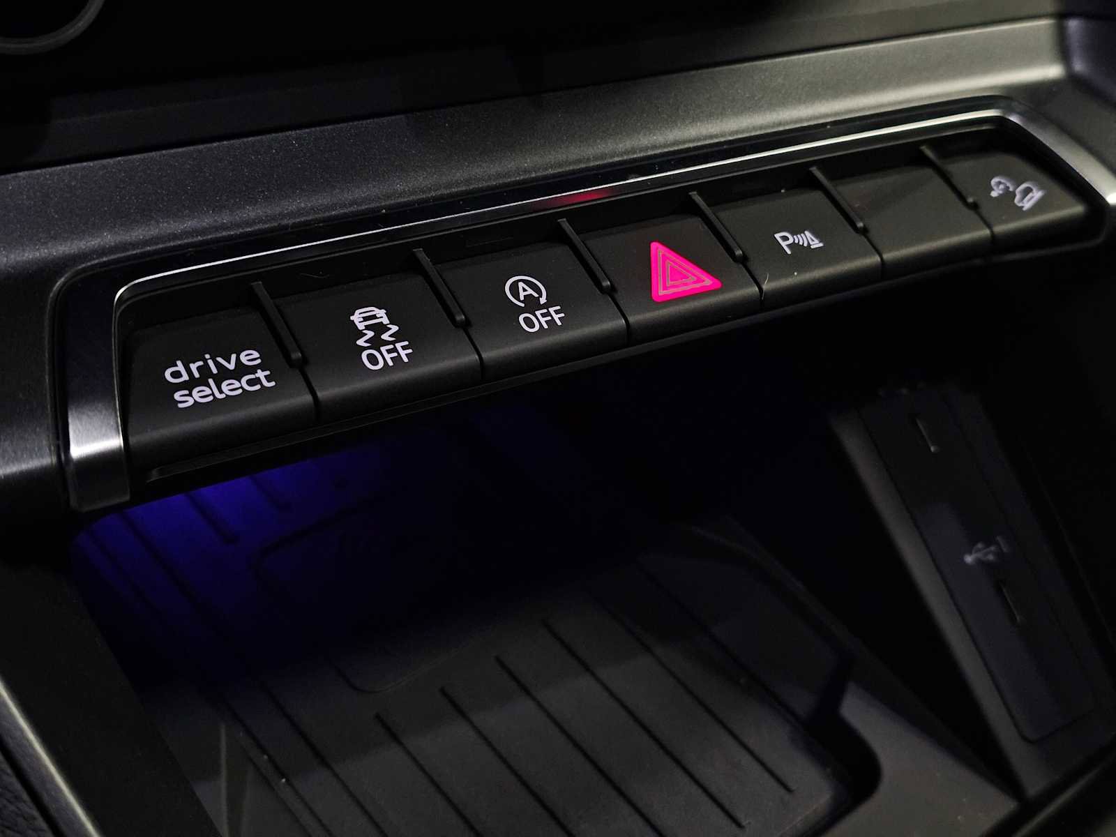 Used 2024 Audi Q3 2.0T Premium Plus image 34